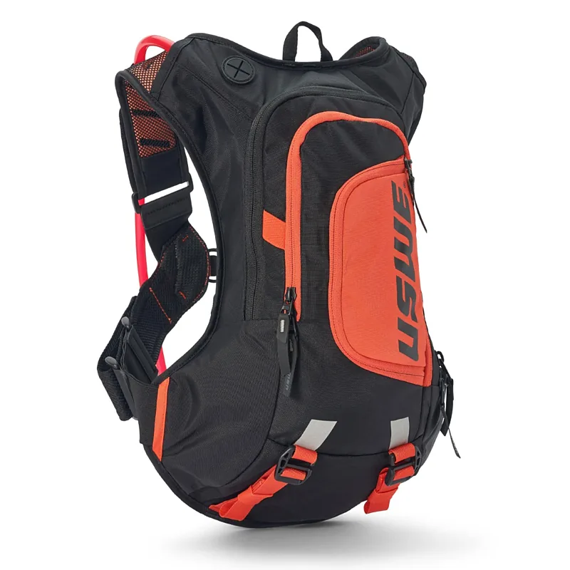 תיק מים כתום – USWE MOTO HYDRO 12L HYDRATION PACK