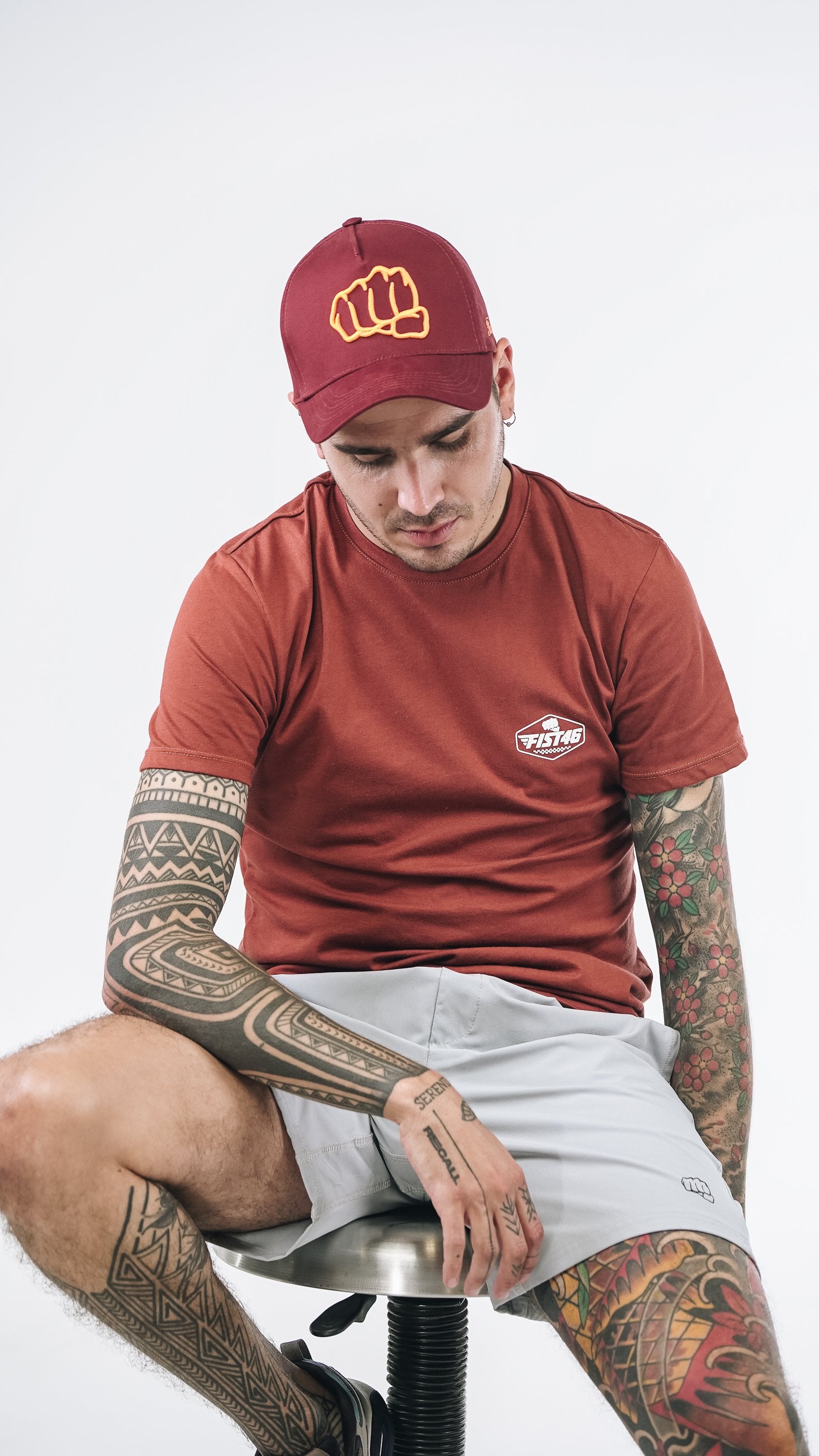 חולצה FIST TEE NEW BASIC WINE 46