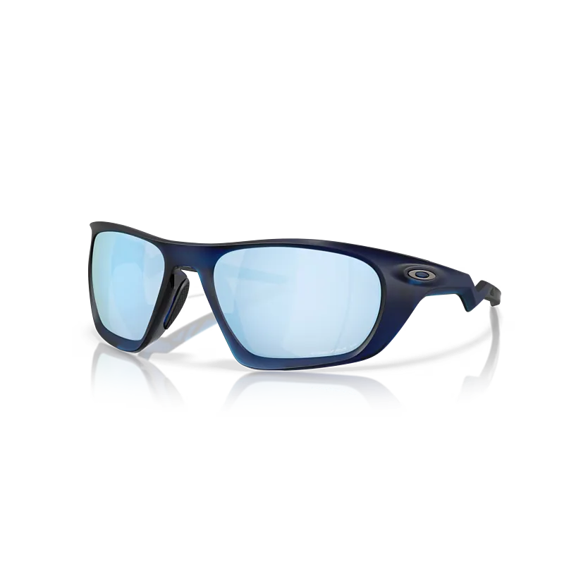 משקפי שמש אוקלי כחול שקוף – OAKLEY LATERALIS MATTE TRANS BLUE