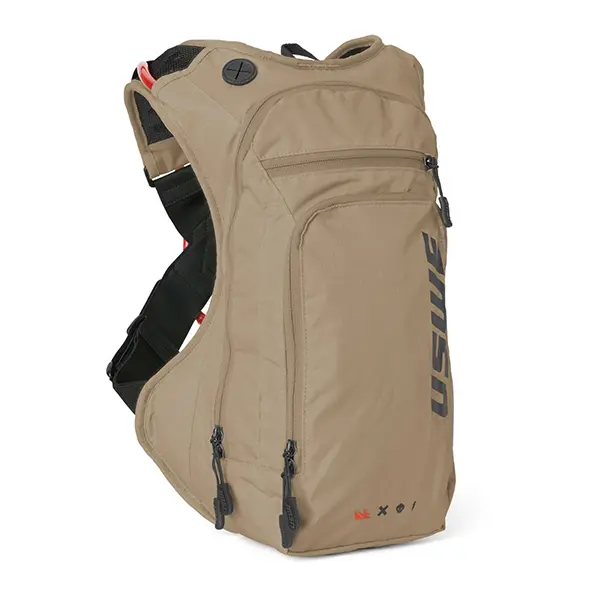 תיק מים חום – USWE OUTLANDER MOTO 9L HYDRATION PACK BROWN